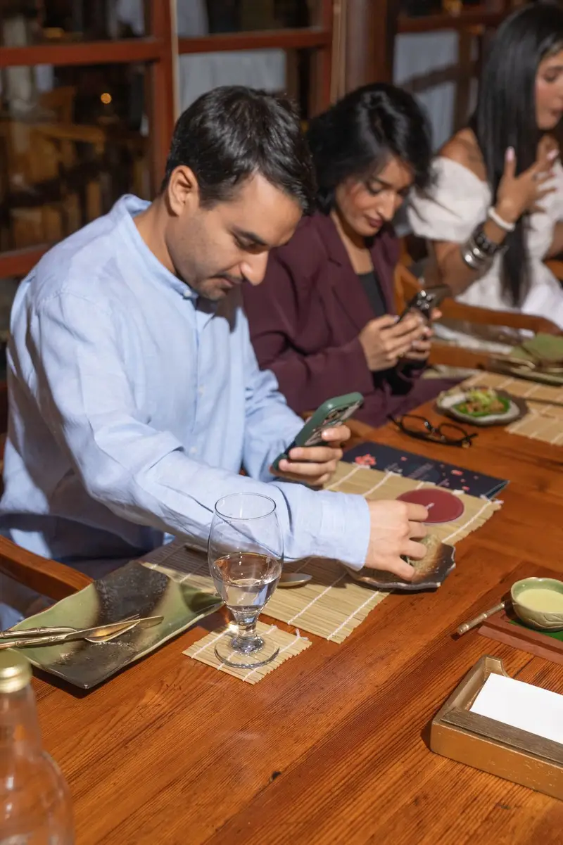 Palm & Plate moment